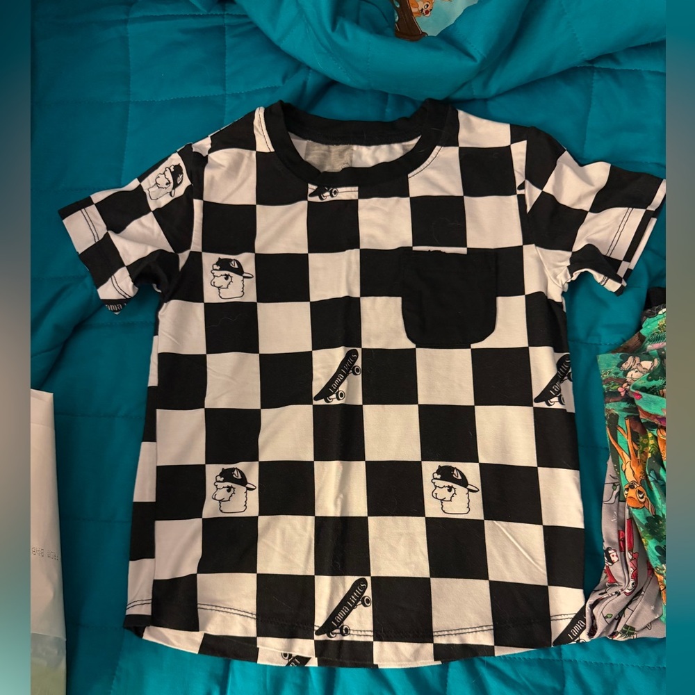 Lama Littles Checkered Llama Relaxed Fit Pocket Tee 3T VGUC